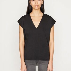 Frame Le Mid Rise V-Neck T-Shirt